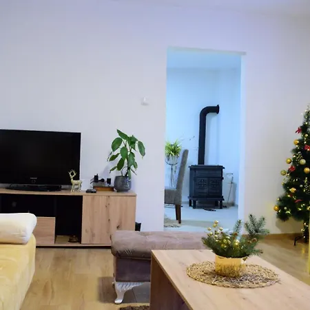 Vikendica Sapat Sume Feriehus